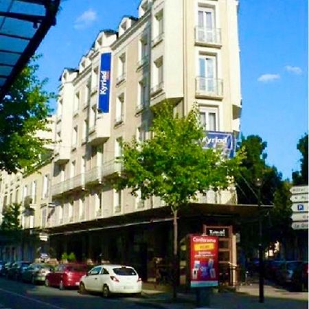 Kyriad Restaurant Centre Spa 维琪 外观 照片